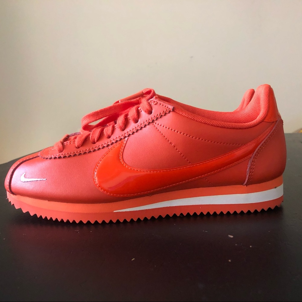 Nike Cortez in Orange